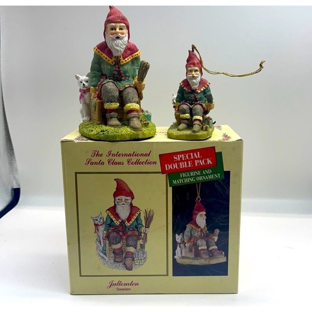 Vintage 1993 The International Santa Claus Collection Double Pack New